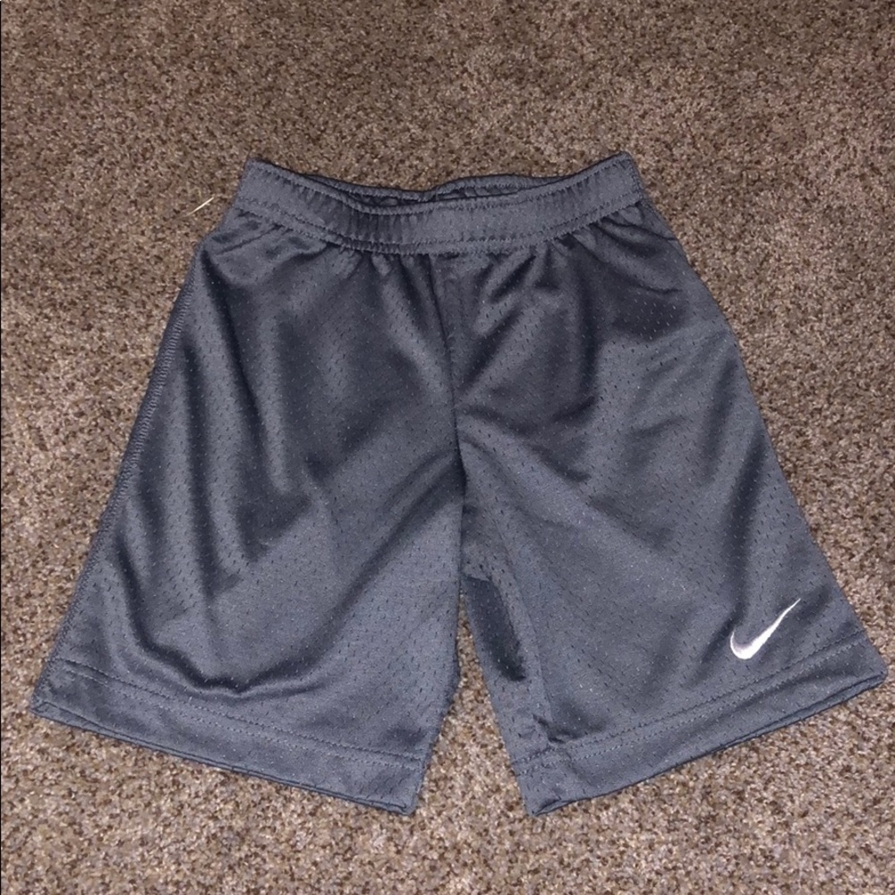 NIKE Boys Mesh Athletic Shorts
